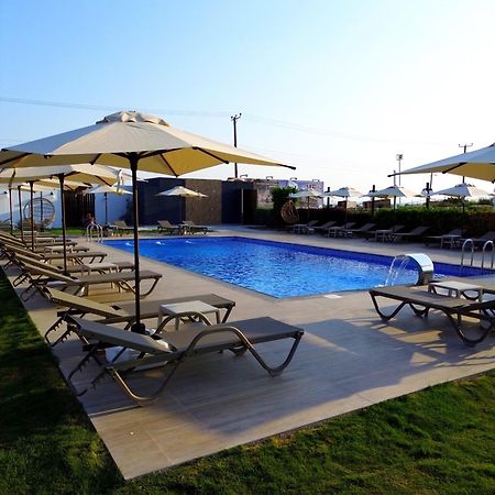 Cezar'S Airport Hotel Никосия Экстерьер фото